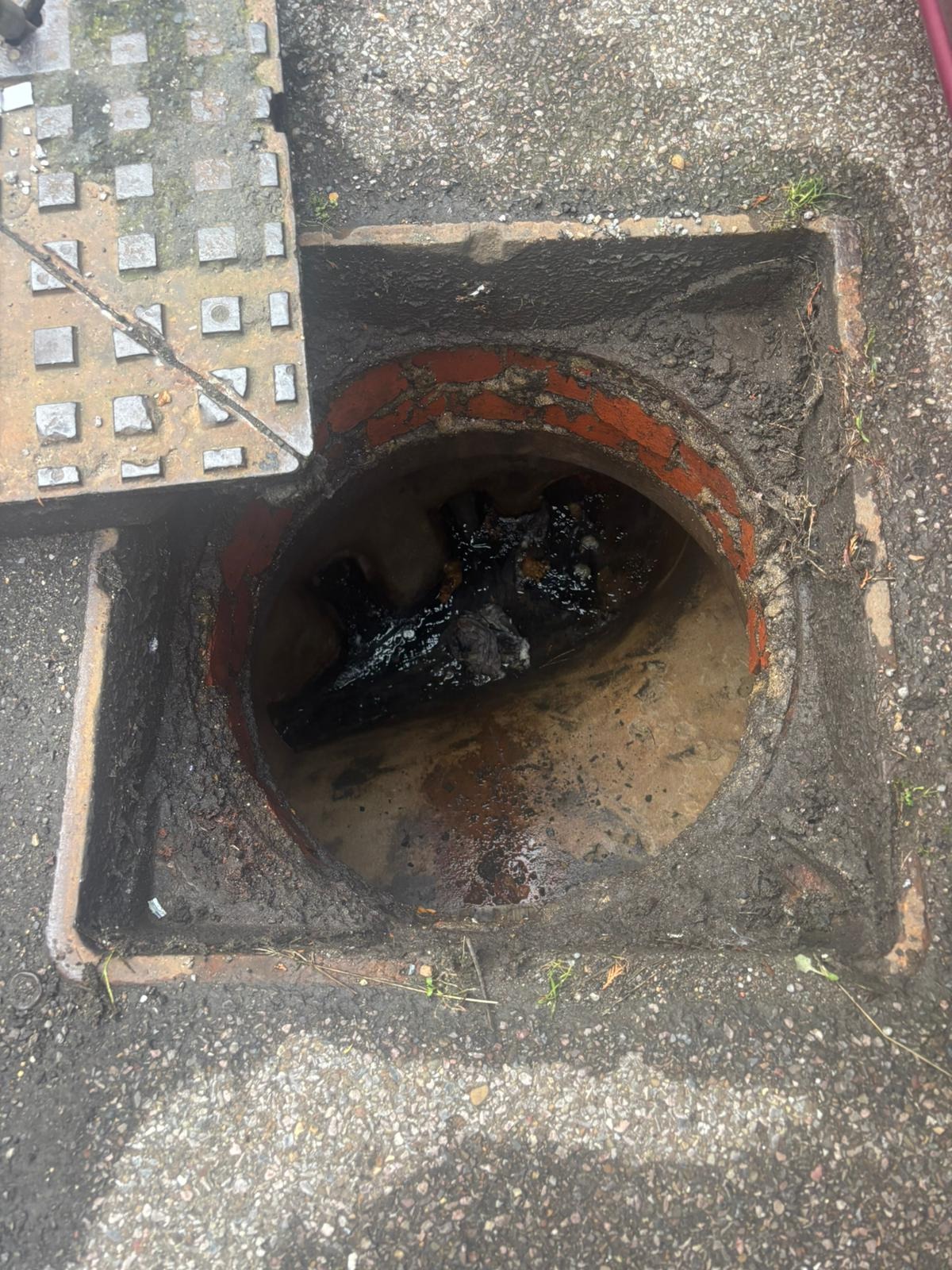 High-Pressure Water Jetting - Professional drainage service